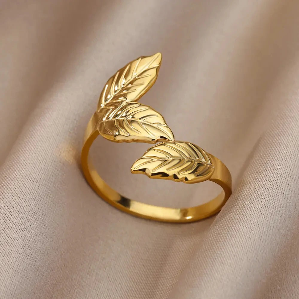 AuraSync Cocktail Ring