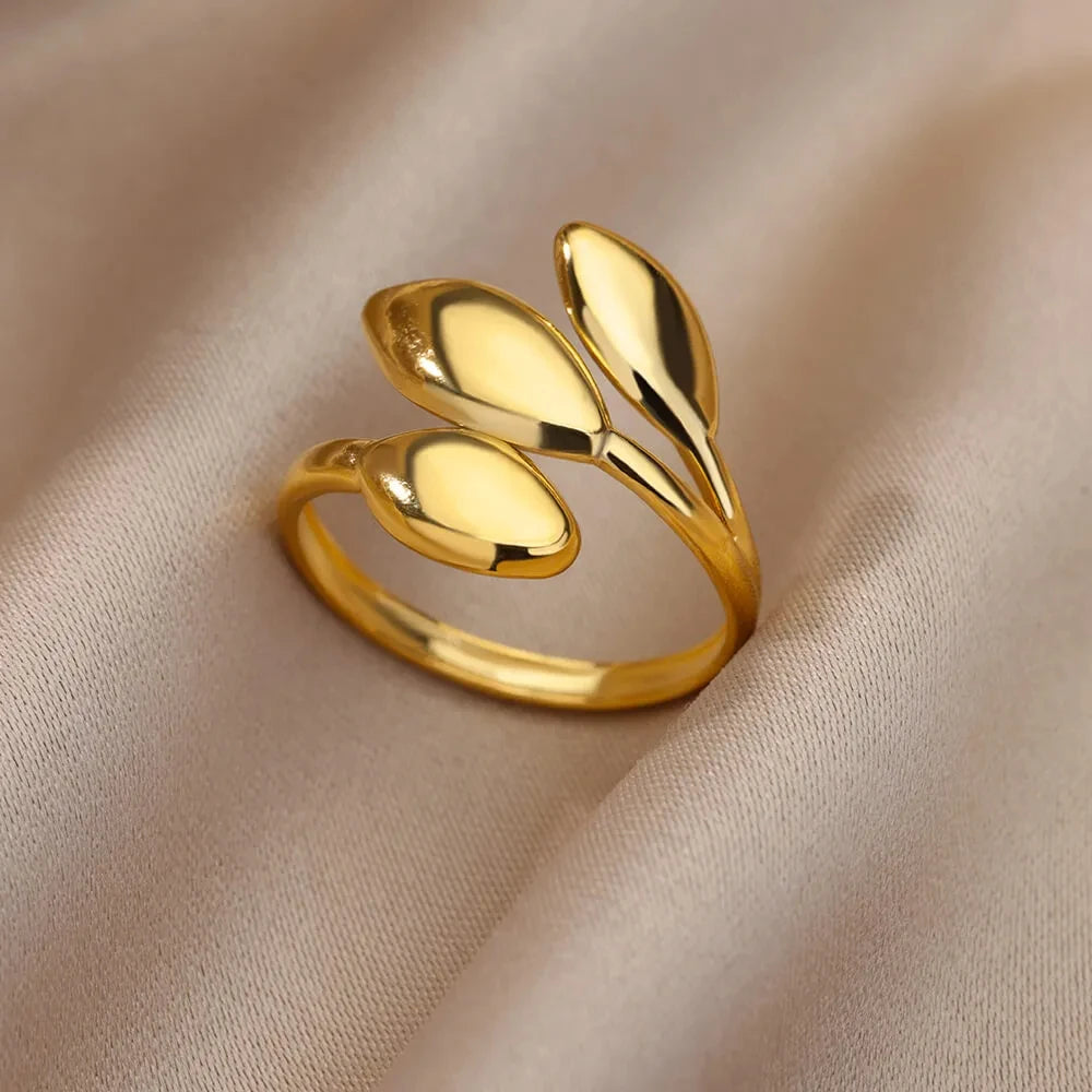 AuraSync Cocktail Ring
