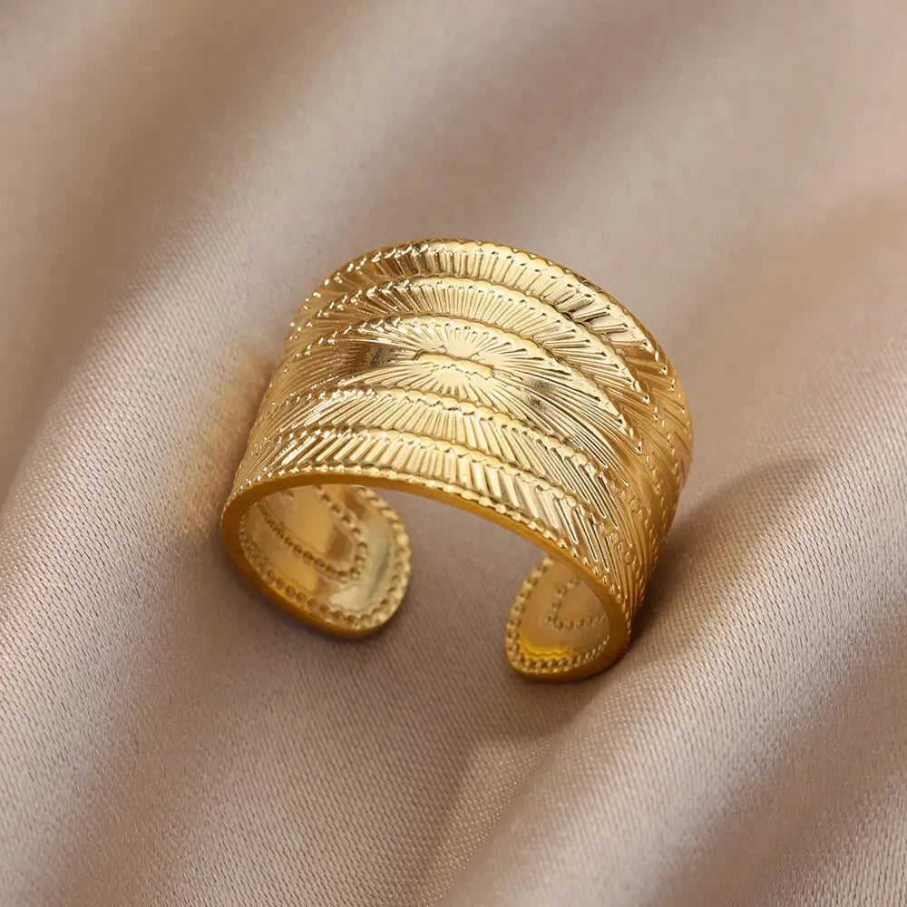 AuraSync Cocktail Ring