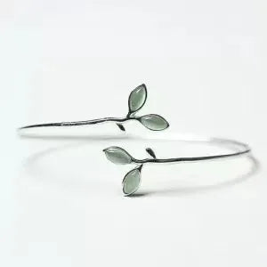 Vireo Leaf Twist Bracelet