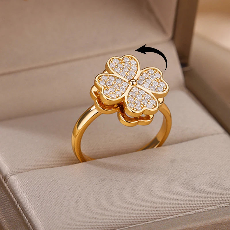 AuraSpin Clover Ring