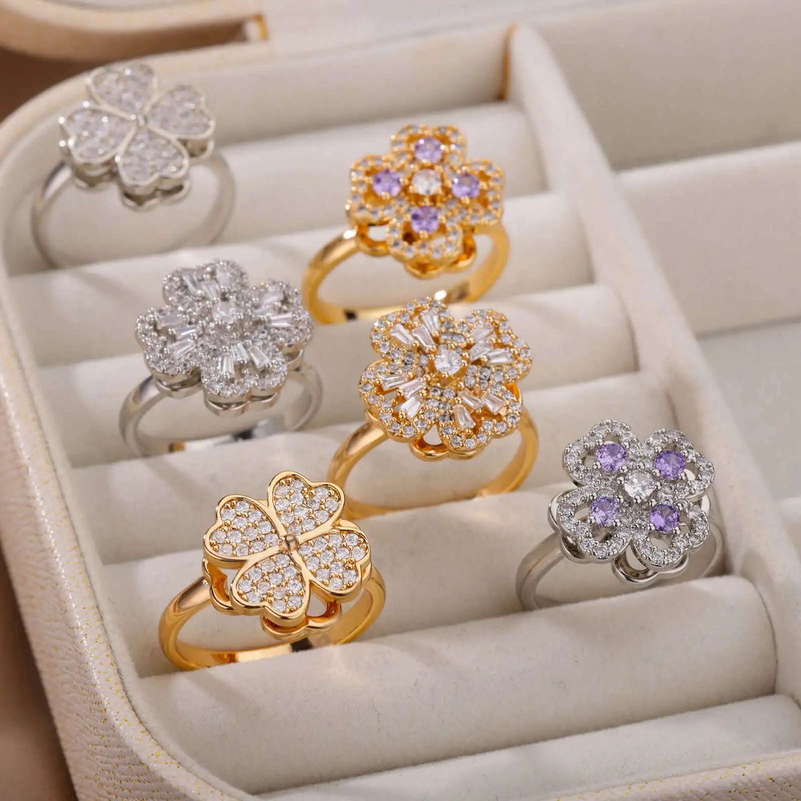 AuraSpin Clover Ring