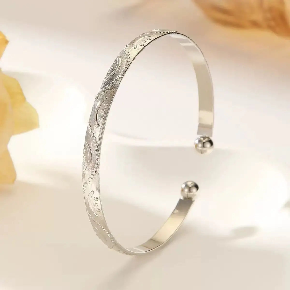 Vireo Leaf Twist Bracelet