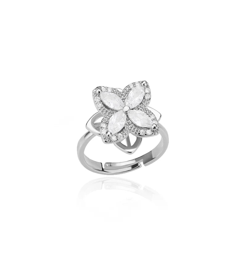 AuraSpin Clover Ring