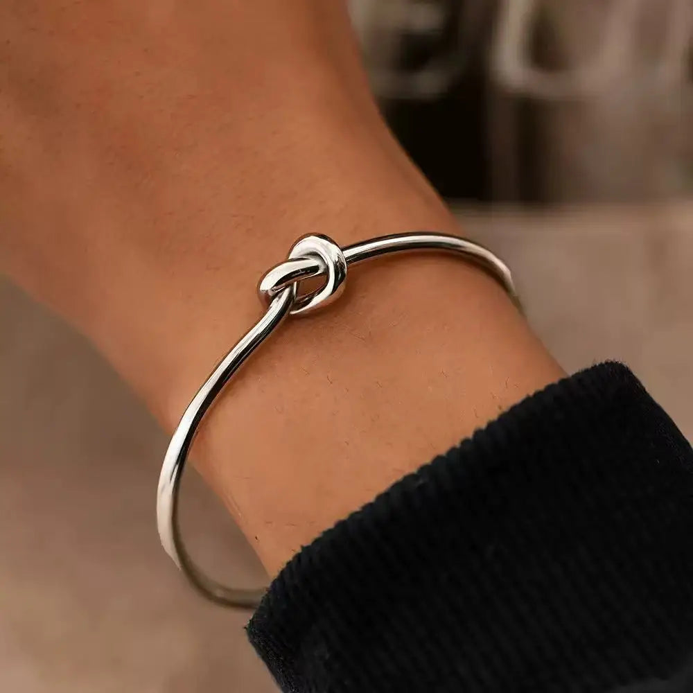 Vireo Leaf Twist Bracelet