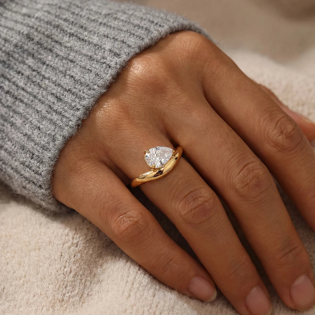 AquaLia Water Drop Ring